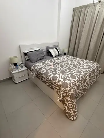 Hydraulic Bed With Side Table