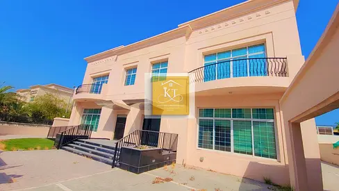 Premium Unit!!! Commercial Independent Villa!!! in Jumeirah 1 —!!! Ideal for Clinic!!!
