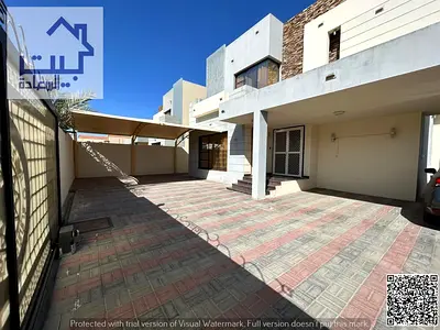 فيلا مودرن, الروضه1 عجمان, مساحه ممتازه 5000 قدم مربع, مع الفرش او بدون الفرش, علي شارع التله مباشره