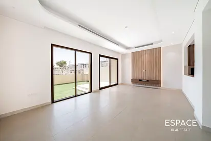 Vacant | Vastu | Quortaj