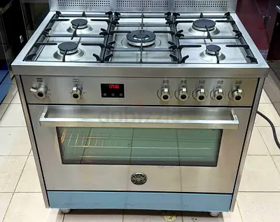 Bertazoni top gass oven electric cooker excellent condition- Good Working