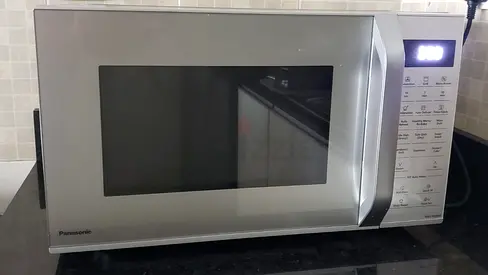 Panasonic Countertop Microwave Oven - Good Working Condition