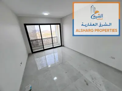 أول ساكن بـ صالة منفصلة وبلكونة وإطلالة مفتوحة وغاز مركزي وخزائن بالحائط و2 حمام | مدينة محمد بن زايد على مخرج دبي مباشرة
