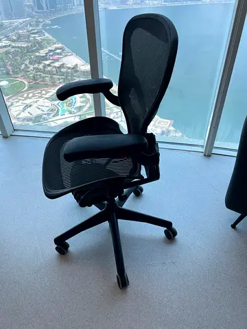 HERMAN MILLER AERON CLASSIC SIZE B FULLY LOADED