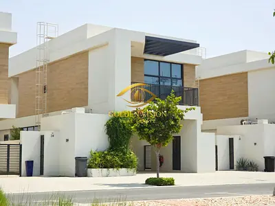 Beach front - 4BR + Maid Villa - Exclusive