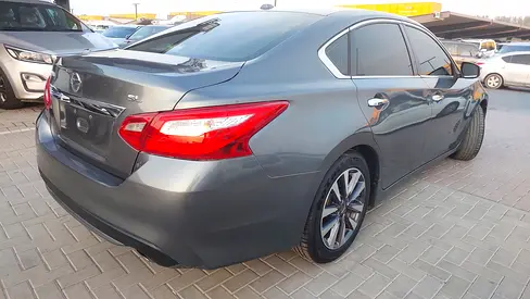 2017 Nissan ALTIMA — фото 5