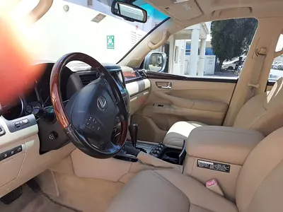 Lexus LX 570 Luxury 2010 - Japanese Specs - Pristine Condition
