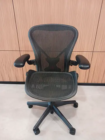 Selling Herman Miller Aeron classic chair type B and C Fully Loaded