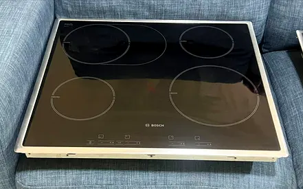 Bosch 4-Zone Ceramic/Induction Cooktop – Good Working Condition