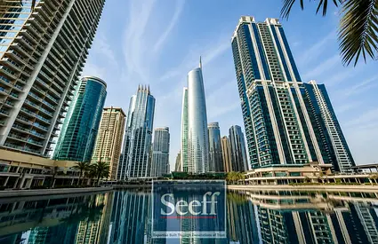 شقة مُعدّلة بغرفتي نوم | إطلالة على البحيرة في أبراج بحيرات جميرا (JLT) | مفروشة بالكامل | قريبة من المترو