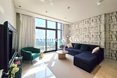 Spacious 1 Bedroom | Ideal Location | Vacant