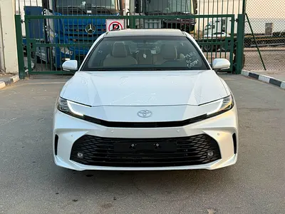 TOYOTA CAMRY LE HYBIRD 2026