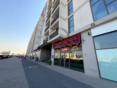 Business Hub | High Footfall | F&B Ready | Ample Parking for Customers