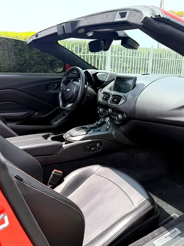 2022 Aston Martin VANTAGE — миниатюра 15