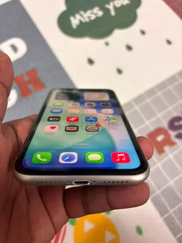 iPhone in good working condition - Silver, 128GB (see photos)