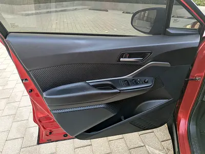 صورة 16 لـ 2020 Toyota C-HR