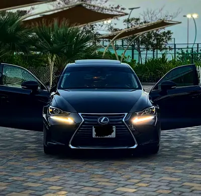 صورة 2 لـ 2019 Lexus IS-SERIES