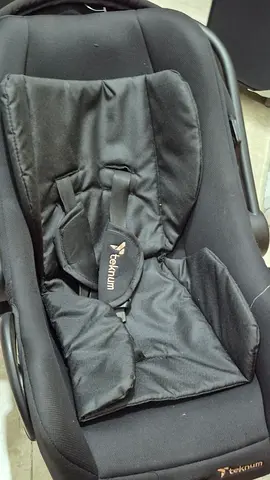 Teknum Infant Car Seat / Baby Carrier - Black, unused