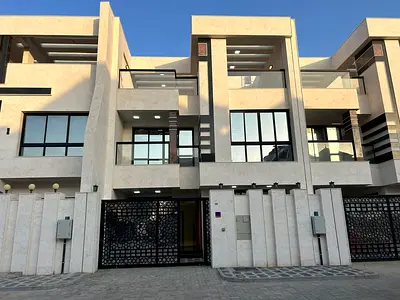 🏡 فيلا للإيجار في العالية – عجمان  🛏️ 5 غرف نوم روف 🛏️ 4 غرف نوم بالخزائن 👩‍🍳 غرفة خادمة 📐 مساحة الأرض: 1,900 قدم² 🏠 مساحة البناء: 3,300 قدم²