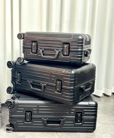 Stylish rimowa black Luggage Set for Your Travels