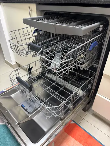 Beko dishwasher stainless steel dishwasher in good condition