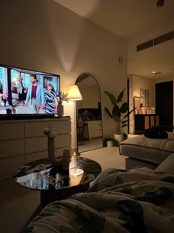 FEMALE FLATMATE 1Bhk - JVC