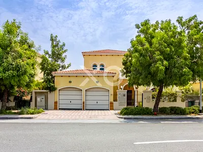 Well Maintained | Closed Kitchen | D4