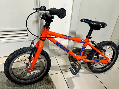 SQUISH
14" Wheel Lightweight Hybrid Bike Orange