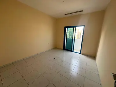 موقع حيوي بجانب الجامعة | غرفتان وصالة واسعة | بلكونة | على الشارع العام | سعر مميز