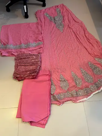 Unstichted Chiffon dress