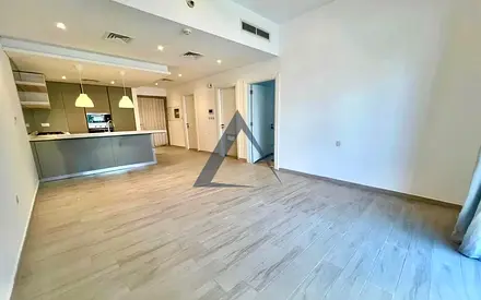 Brand new Unit | Fitted Kitchen | Vacant 25 may