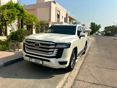 Toyota Land Cruiser 2023 GCC GXR 4.0 Original paint All service done from ALFUTTAIM