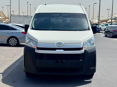2022 Toyota HIACE — фото 4