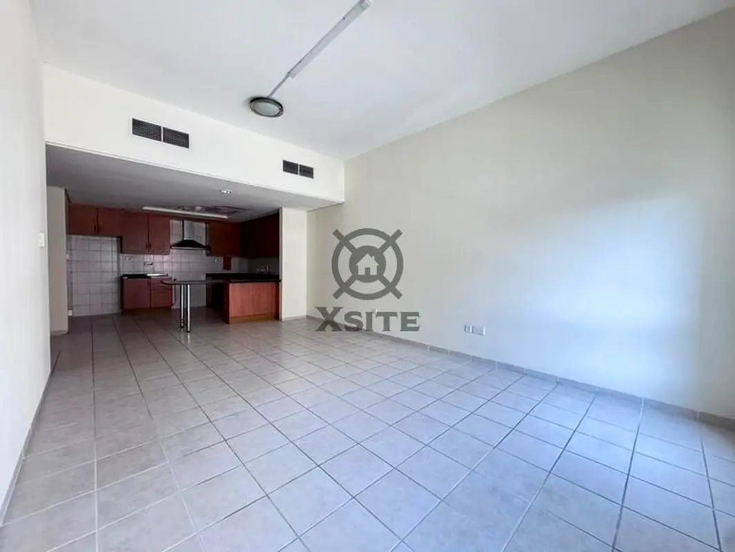 Huge Layout | 2 BR + Store | Vacant Unit