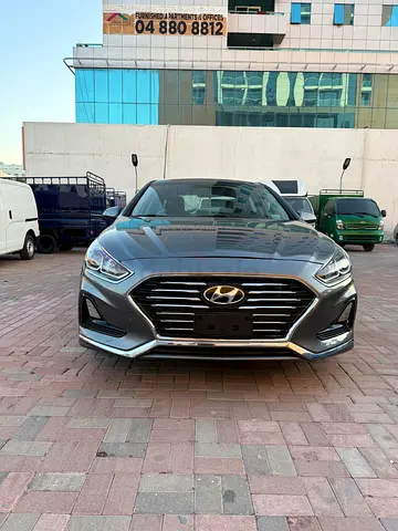 Hyundai sonata 2108 excellent condition