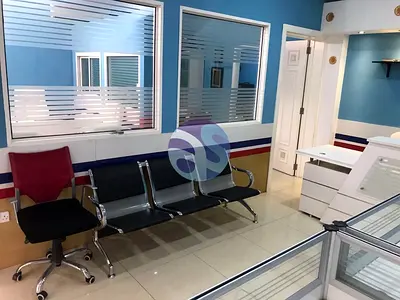 Next to entrance shop for rent in England Cluster