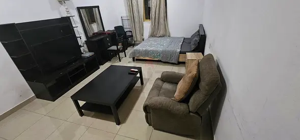 master bedroom for rent (one arabic person only) no smoking