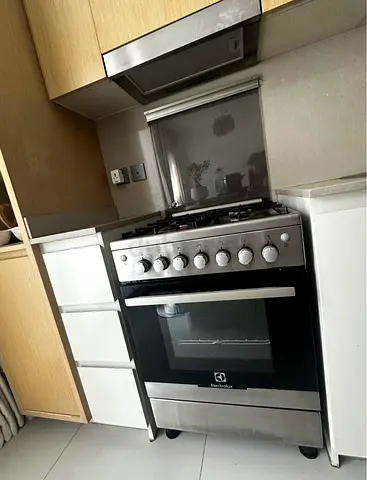 Electrolux Freestanding Cooker 60x60cm, Full Gas Cooking Range with 4 Burners, Cast Iron Pan Support