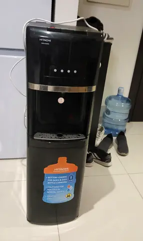Bottom load water dispenser