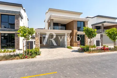 Priced to Sell | Single Row | Sunset Backyard