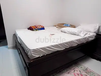 Brown bed with Headboard and 2 drawers