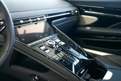 2024 Aston Martin DB12 照片 6