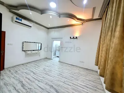 FAMILY ROOM AVAIBLE FOR RENT