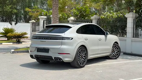 صورة 8 لـ 2024 Porsche CAYENNE