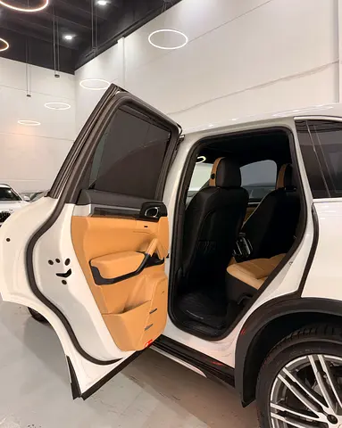 2016 Porsche CAYENNE thumbnail 11
