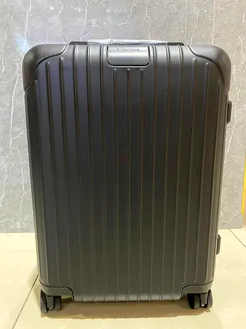 New mid size luggage