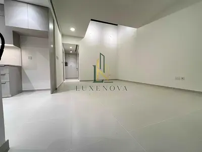 Single row | Handed over | Close to pool | facing park