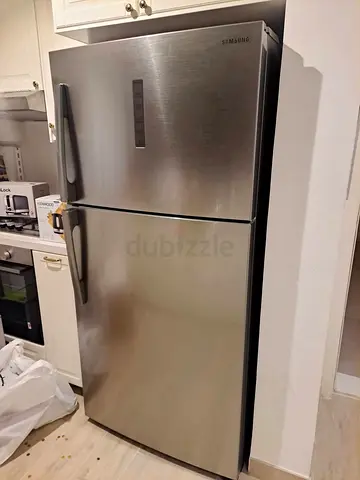 Samsung 810ltre Capacity Silver Top-Freezer Refrigerator - Good Condition