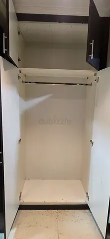 Closet 4 doors