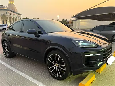 2024 Porsche CAYENNE photo 2